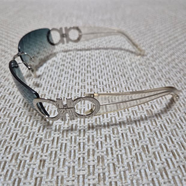 (정품) 페레가모 간치니 무테 선글라스 그라데이션 y2k 고글선글라스