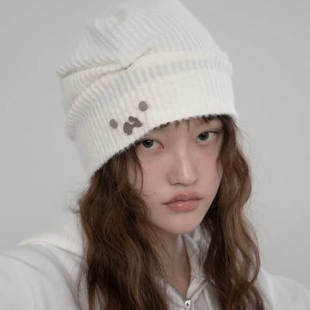 허그유어스킨 퍼리 턱 비니