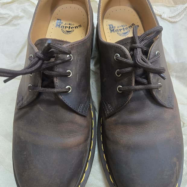닥터마틴 1461 크레이지호스 270 팝니다.