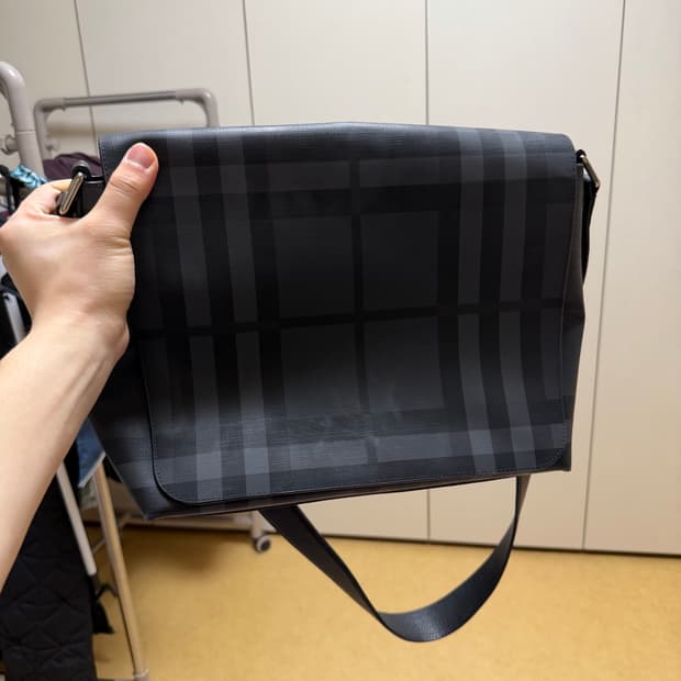 Burberry check clutchbag