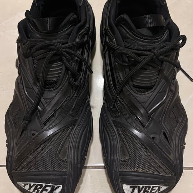 발렌시아가 타이렉스 41사이즈(270)