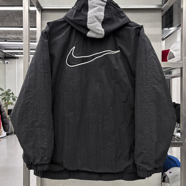 나이키 90s 빅스우시 나일론쉘 퀼티드 후드 점퍼 블랙