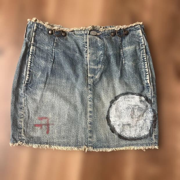 캐피탈 페인티드 데님 미니스커트