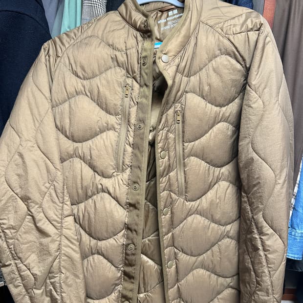 급처) 유니클로 화이트마운티니어링 하이브리드 다운 자켓 브라운 M