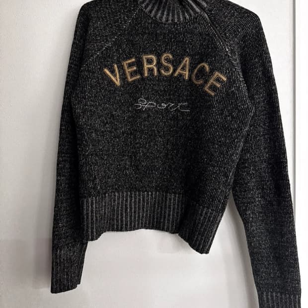 베르사체 하프넥 니트 M