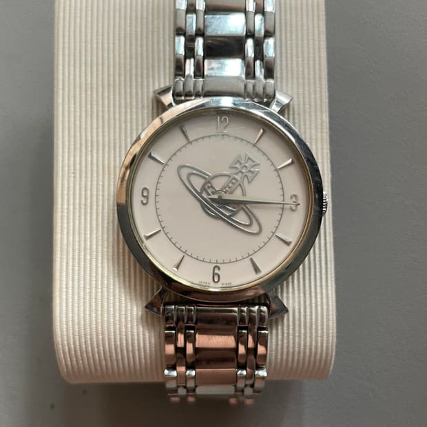 비비안웨스트우드 핑크 메탈시계