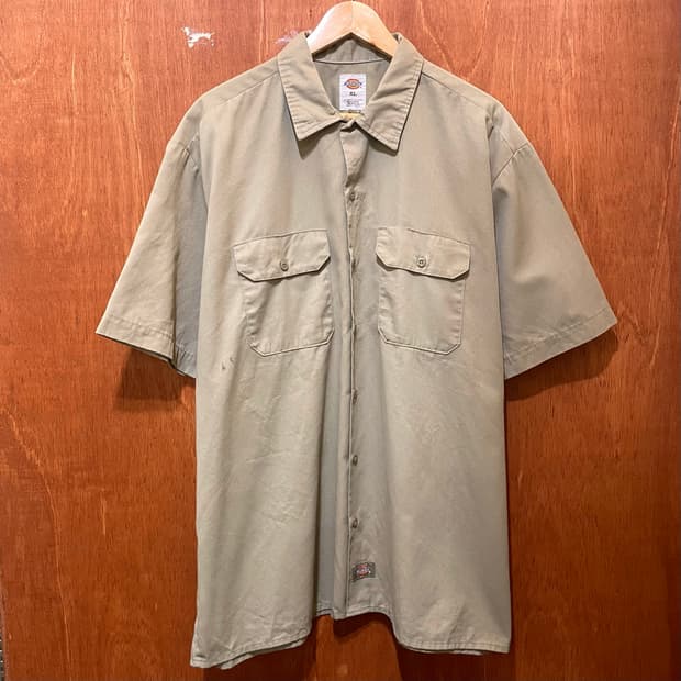(M) Dickies 디키즈 반팔 워크 셔츠 자수 패치 베이지