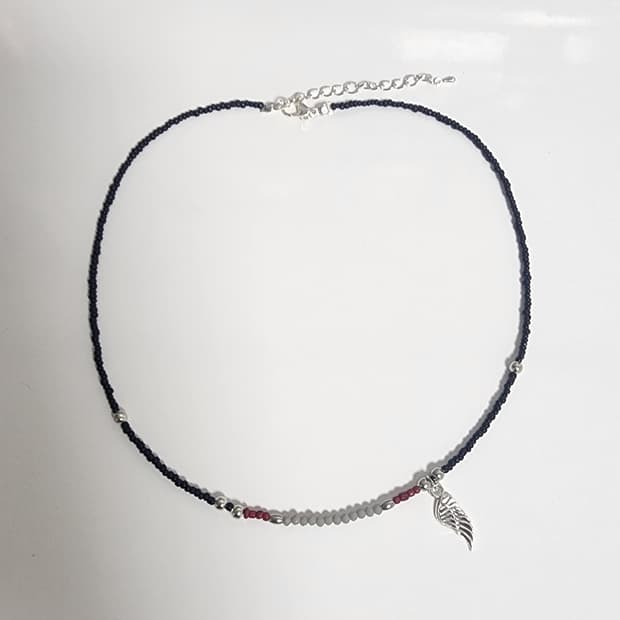 날개 포인트 비즈 목걸이