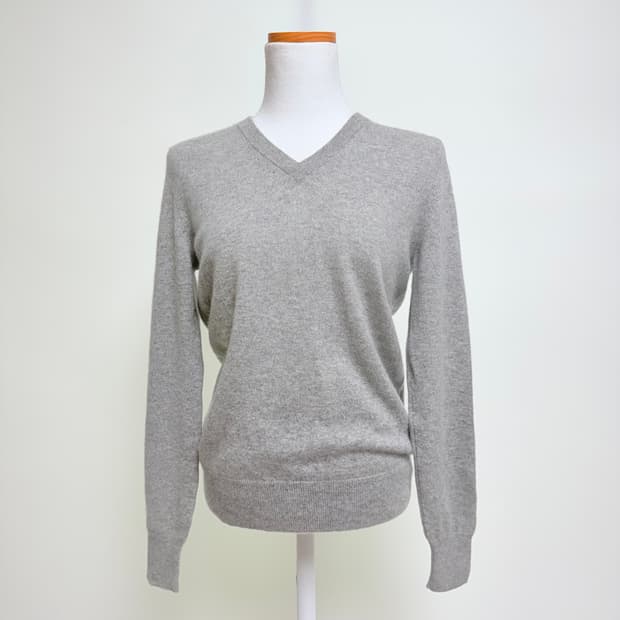 [캐시미어 100%] 유니클로 그레이 브이넥 니트 M