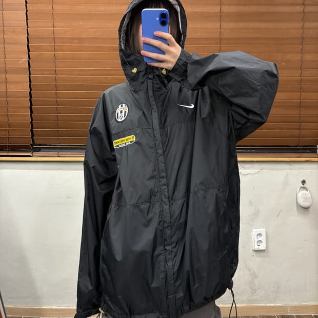 나이키 풋볼 블랙 유벤투스 바람막이