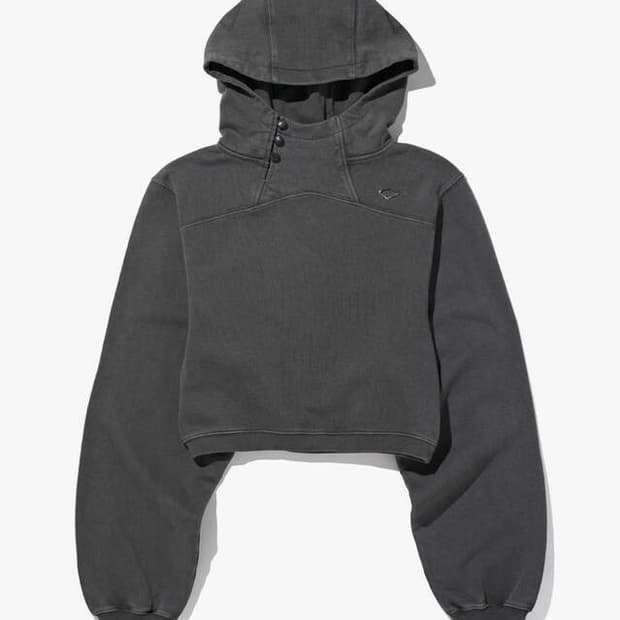 [S] 미스치프 사이드 버튼 업 크롭 후디 워시드 차콜