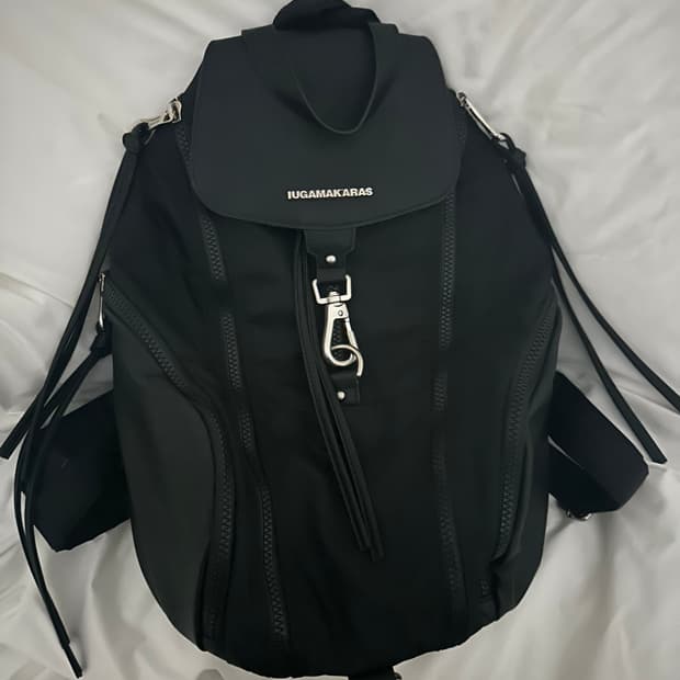 이우가마카라스 나일론 백팩 블랙