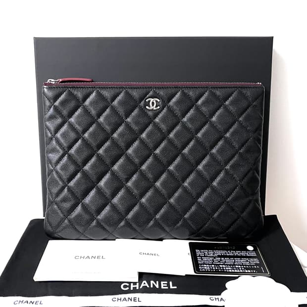 [S급/정품] 샤넬 클래식 그레인드 실버 메탈 미듐 클러치 백