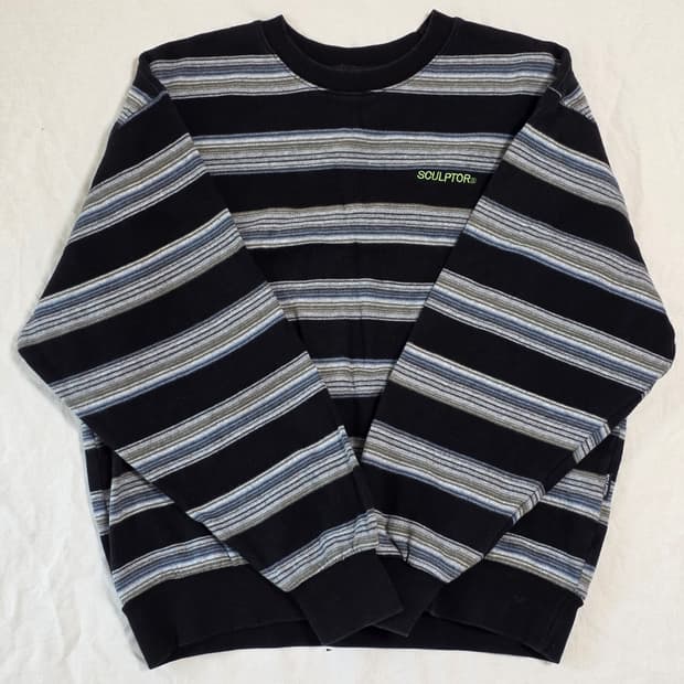 SCULPTOR 스컬프터 스트라이프 맨투맨