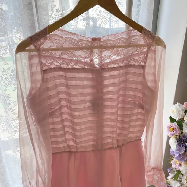 시스루 레이스 넥 쉬폰 플리츠 원피스