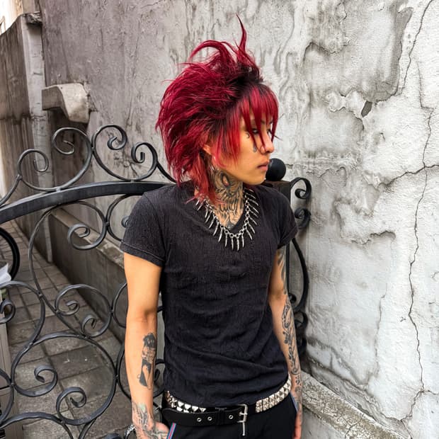 MIDAS - V-neck T-shirt