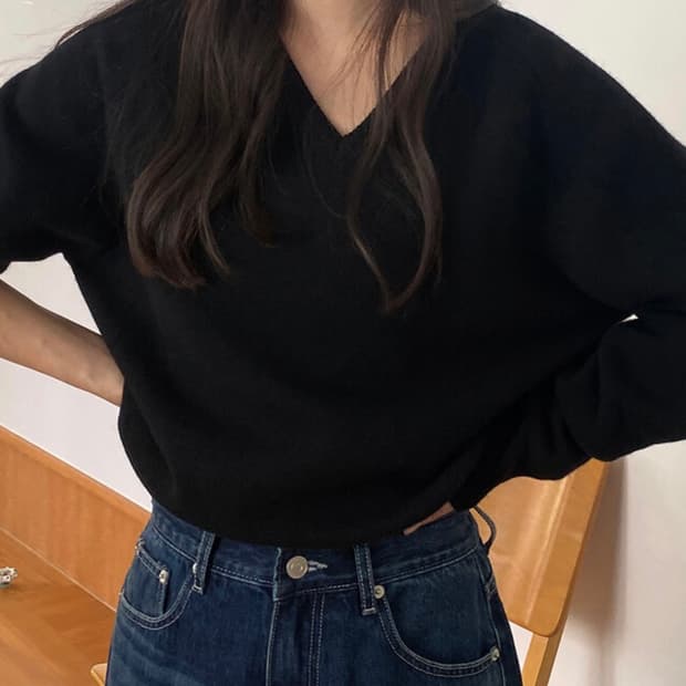 [새상품] 킨다베이지 보주 브이넥 캐시 니트 블랙