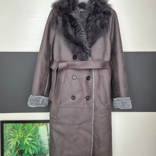 ITOV. 아이토브 롱무스탕