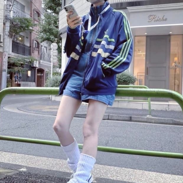아디다스 데님 점프수트 아노 착용