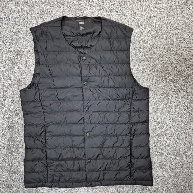 유니클로 남성 울트라라이트 다운조끼 M