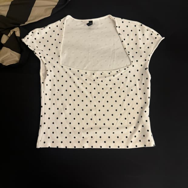 [H&M] 도트 티셔츠 - 화이트