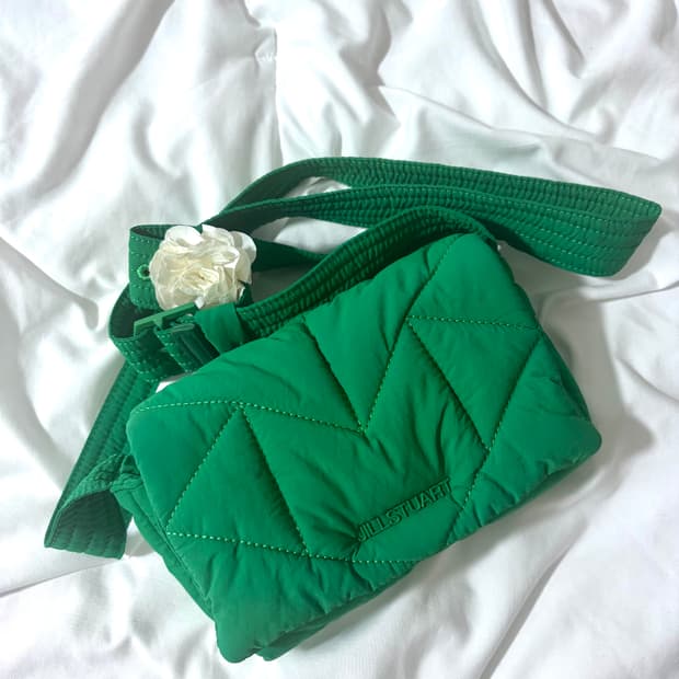 질스튜어트 로젤라 패딩 크로스백