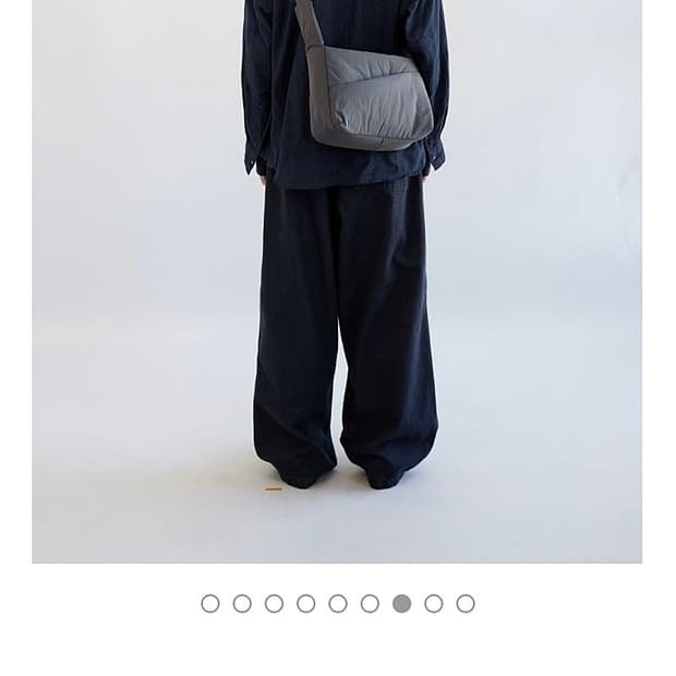 해칭룸 패디드 백 미니 차콜