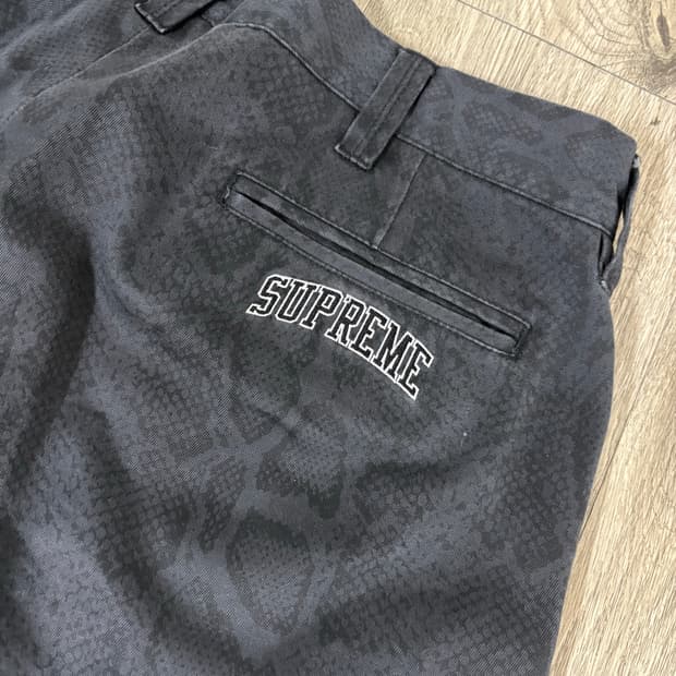 24ss 슈프림 스네이크 프린트 치노팬츠