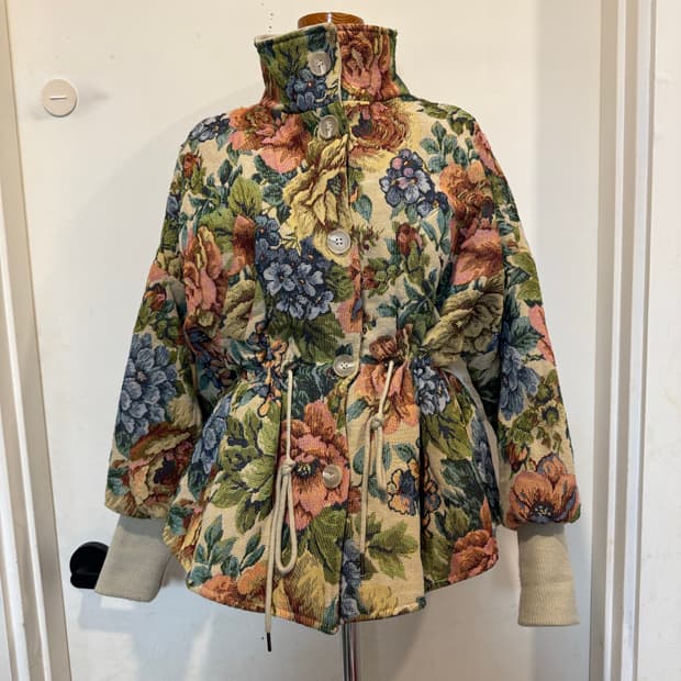 킴스부띠크 자카드 패딩