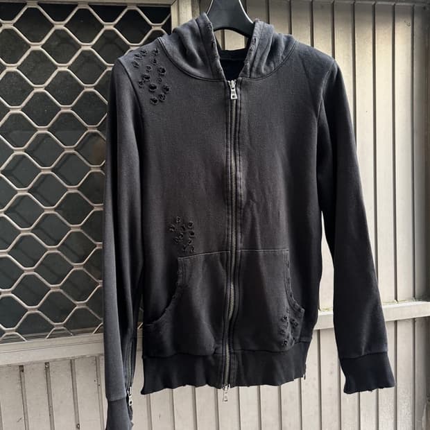 Distressed cut line 2way hood black