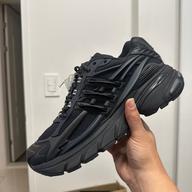 아디다스 퍼렐윌리암스 젤리피쉬 트리플블랙