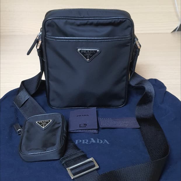 프라다 테수토 크로스백/메신저백 새상품급 정품(감정O)