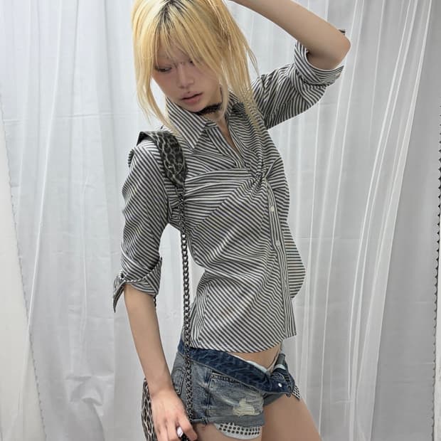 [Fifteen Seventeen] Twist Detail Shirt