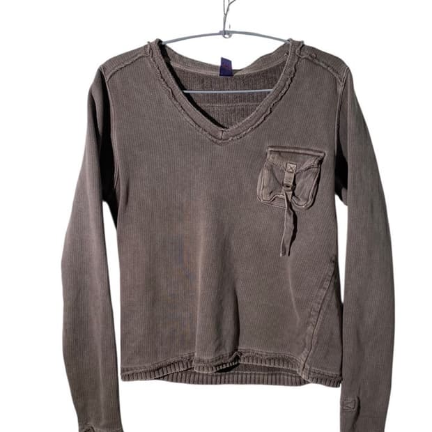 로드러너 워싱 브이넥 티셔츠