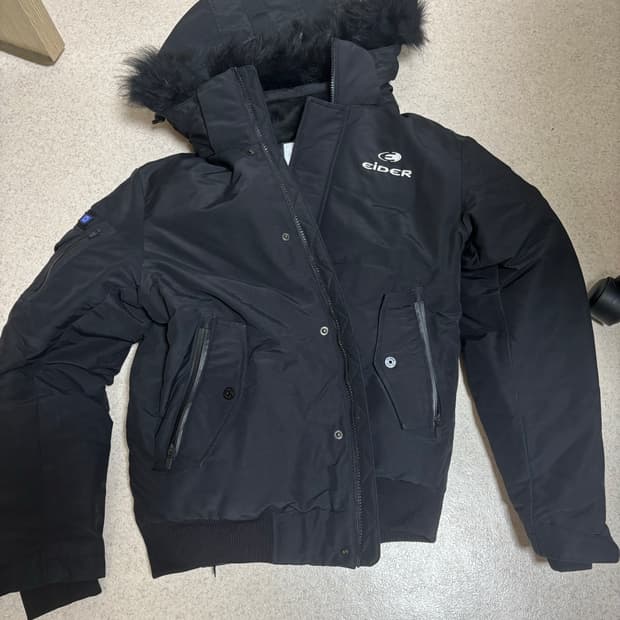 아이더 스투키 패딩 m사이즈 95