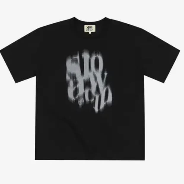 슬로우애시드 블러리 로고 반팔 티셔츠 블랙