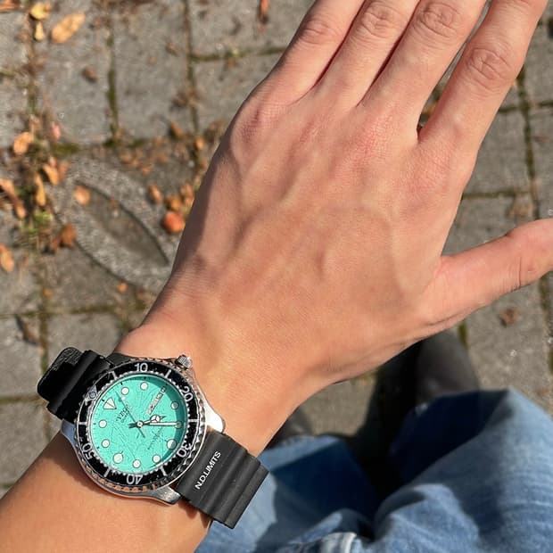 CITIZEN VEGA - 1990s Diver Watch