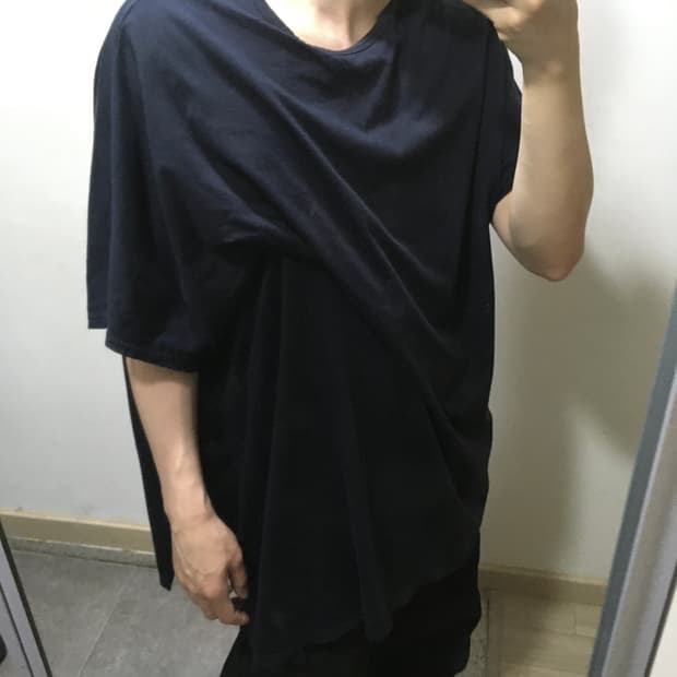 라드뮤지션 드레이프 반팔 티