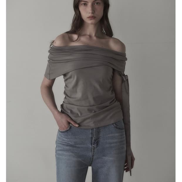 마우솔레움 님프 리본 스트링 오프숄더 티셔츠 - 라벤더 그레이