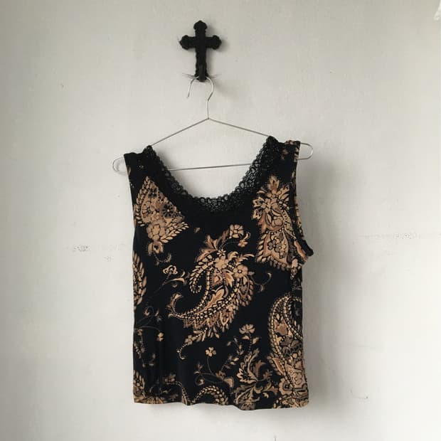 lace trimming pattern sleeveless