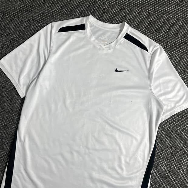 나이키 드라이핏 올드스쿨 트레이닝 티셔츠y 3217