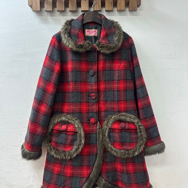 일본빈티지 BETTY’S BLUE 둥근카라 빈티지 퍼 트리밍 체크 코트 