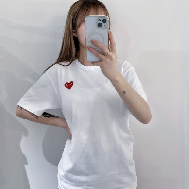 꼼데가르송 화이트 하트와펜 반팔