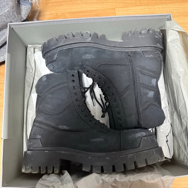 발렌시아가 스트라이크 부츠 43