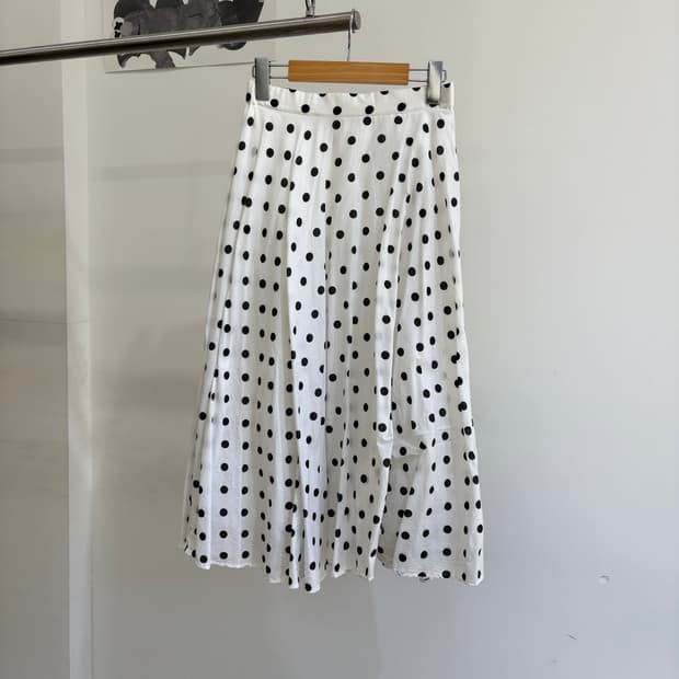 UNIVAL MUSE (Made in Japan) 스커트