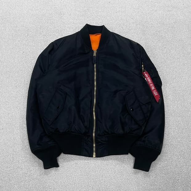 알파인더스트리 ma-1 플라이트 봄버 자켓 블랙