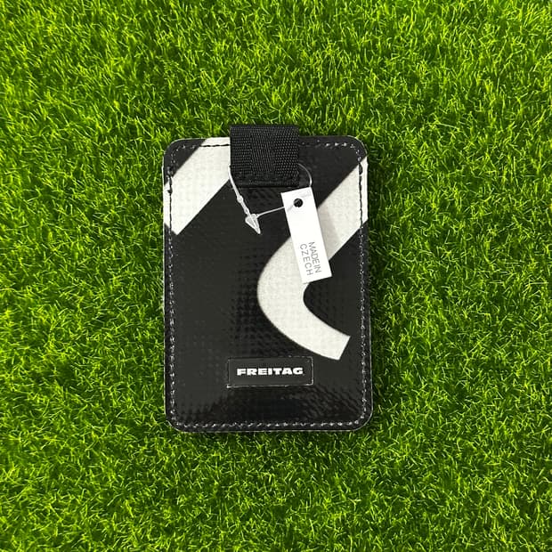 [새상품] 프라이탁 검흰 저스틴  #카드지갑 #freitag