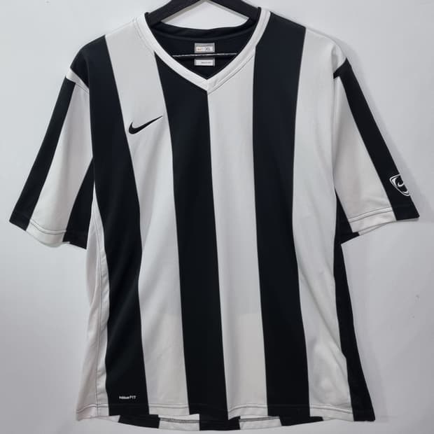 XL ) 나이키 화이트+블랙 기능성 브이넥 반팔티