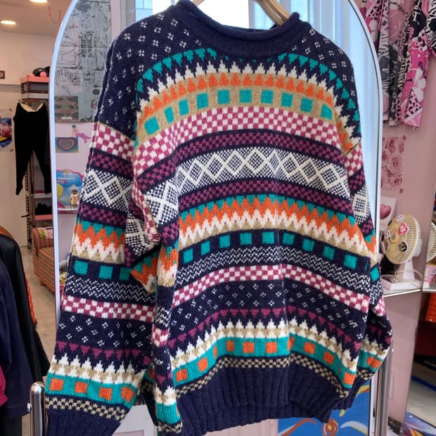 울 100% 빈티지 노르딕 패턴 라운드 니트