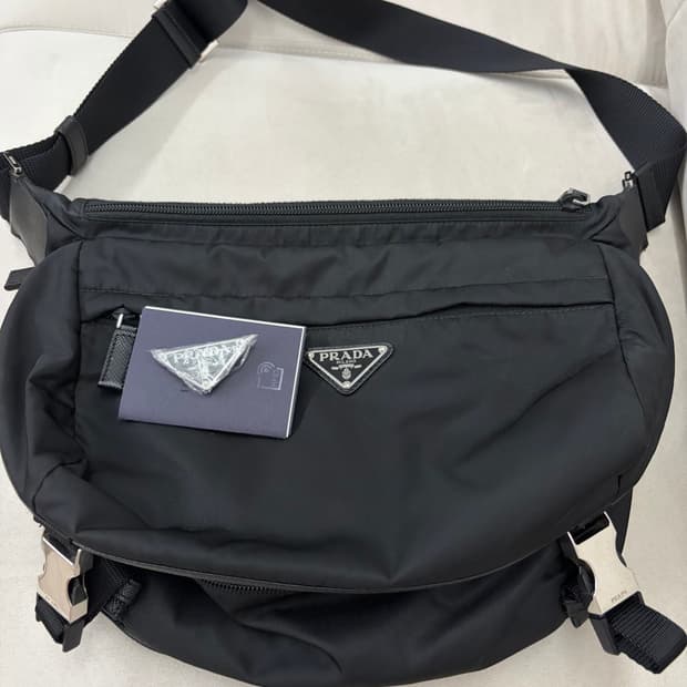 프라다 바이커백 m
